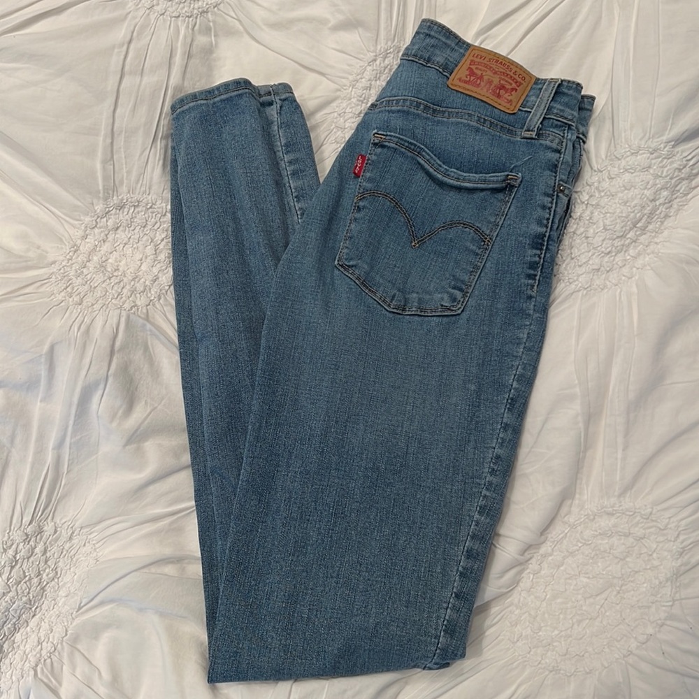 Levi’s High Rise Skinny. Size 27.